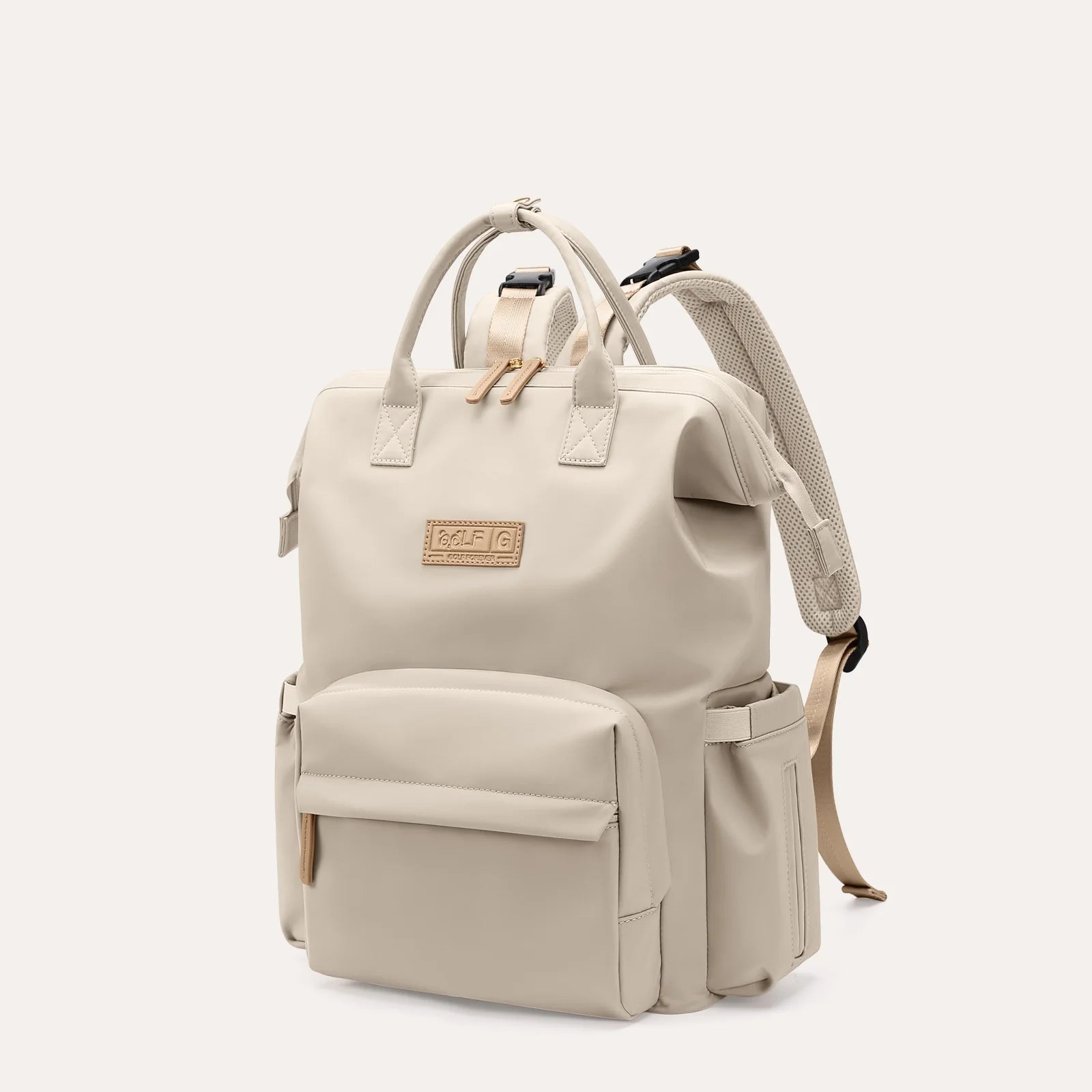 Intérieur spacieux du sac Nyla avec compartiments organisés