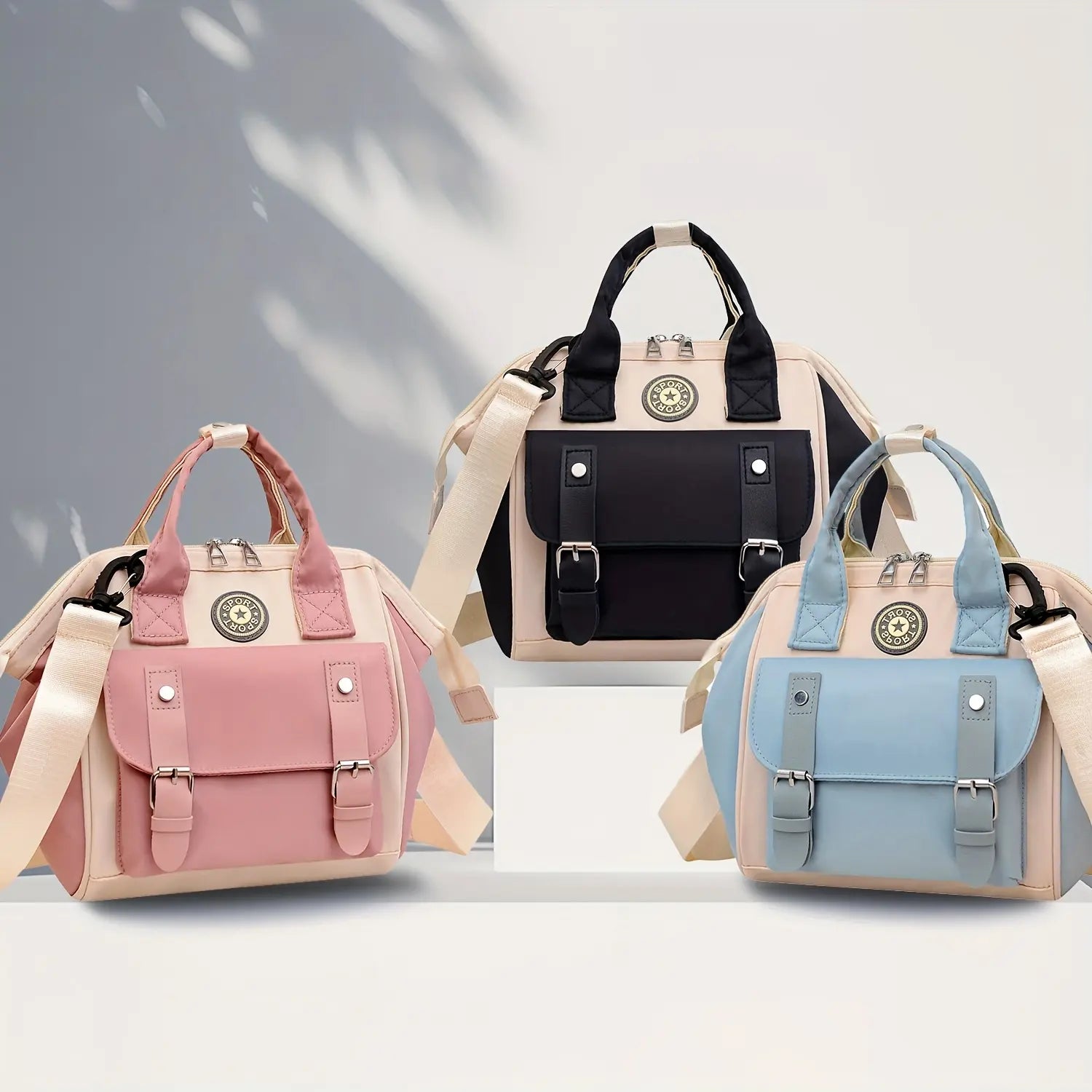 Dimensions du sac Mini CHIC illustrées sur un fond blanc (25x23x15 cm)