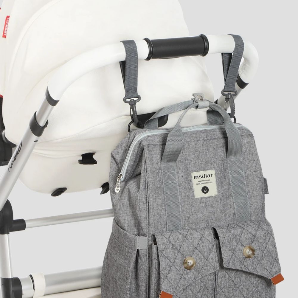 Vue de face du sac à langer Nova avec design moderne et épuré