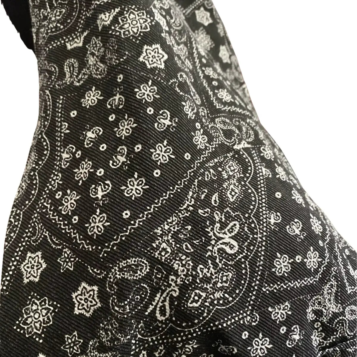 Porte-bébé en écharpe ultra pratique et confortable, conçu pour un portage sécurisé de 9 à 36 mois, avec bretelles ajustables et tissu doux.