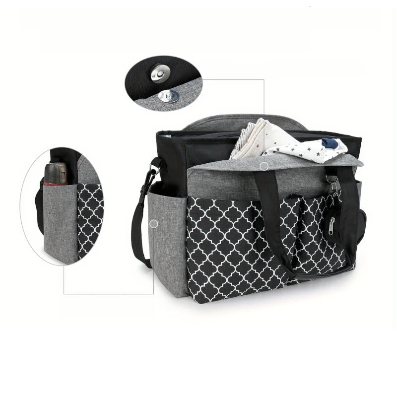 Zoom sur la poche isotherme du sac à langer CosyGo avec biberon