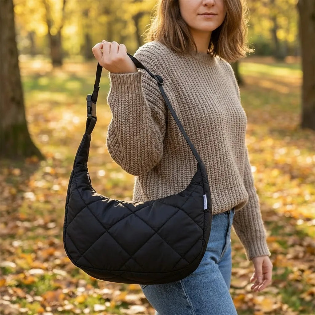 Lunch Bag Puffy porté à la main avec style moderne et look nuage