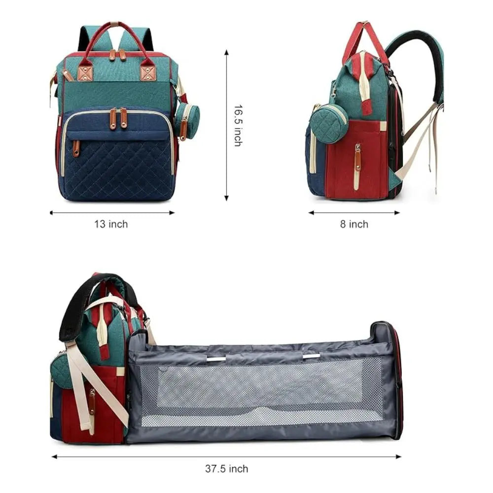 Sac à langer Globe-Trotters posé à côté d’un berceau, accessoire pratique pour parents organisés