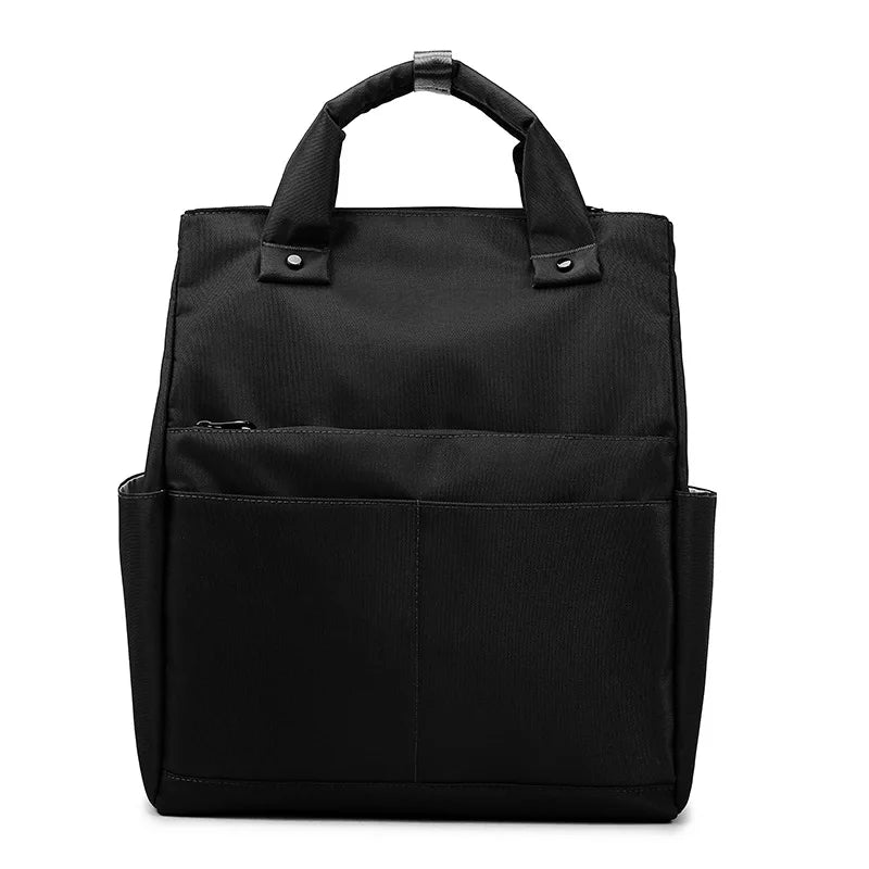 Vue de face du sac à langer Noa en tissu déperlant beige sable