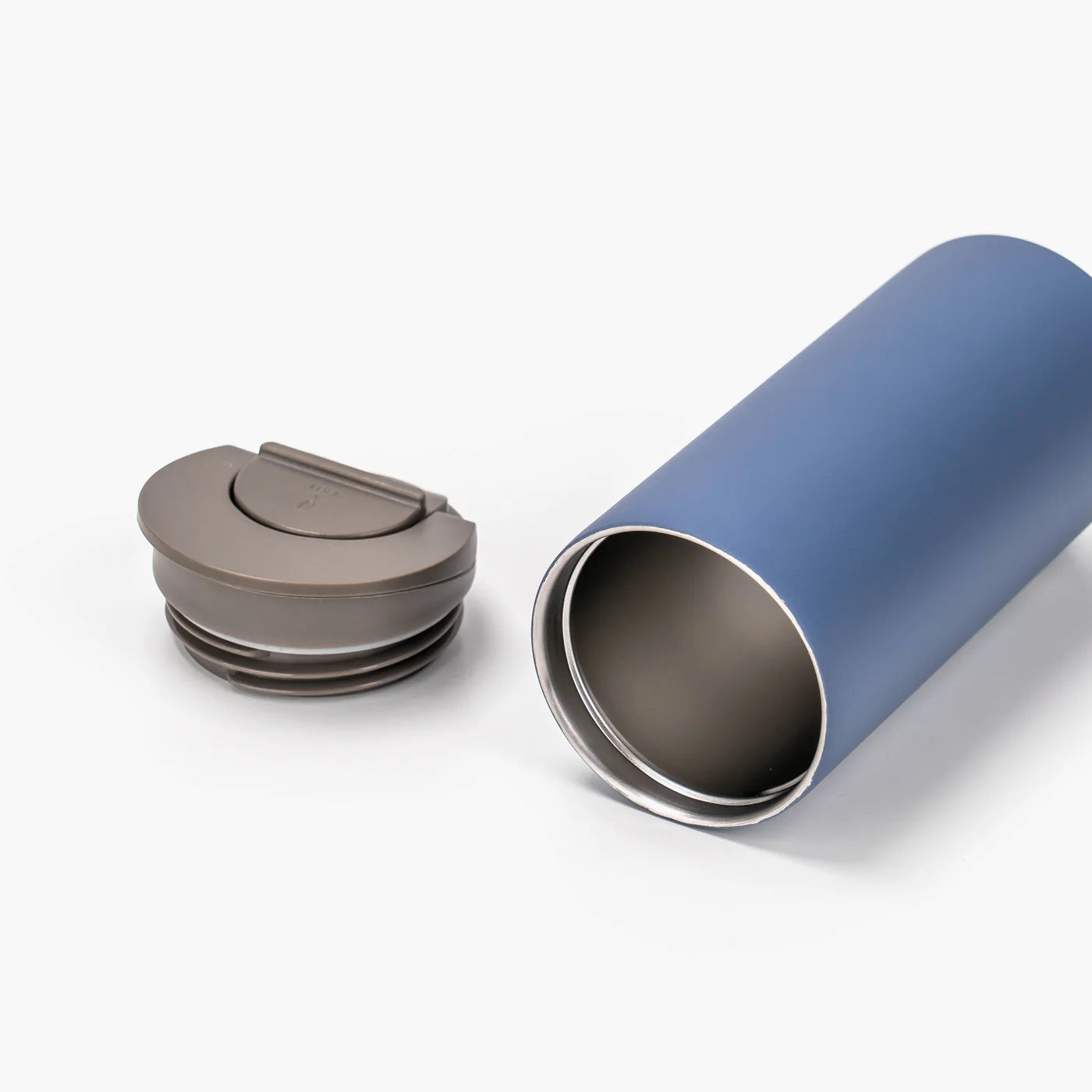 ThermoVibe 360ml et 500ml – design compact et élégant, parfait pour le bureau et les sorties nomades TYESO