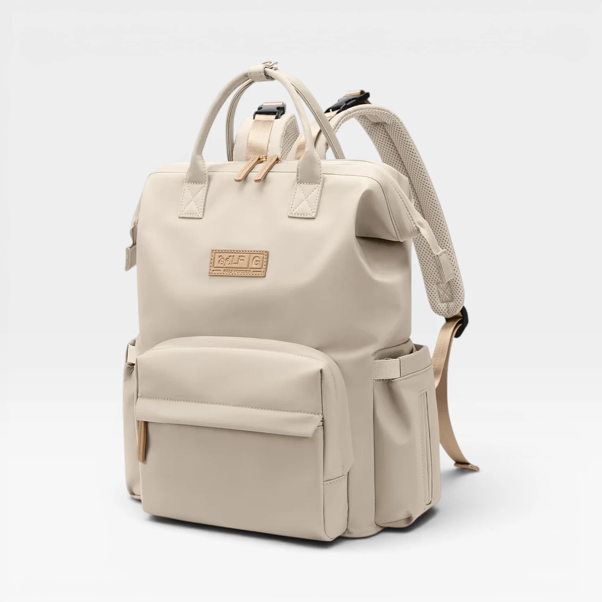 Sac à langer moderne coloris beige sable, matériau premium Oxford déperlant pour parent nomade.