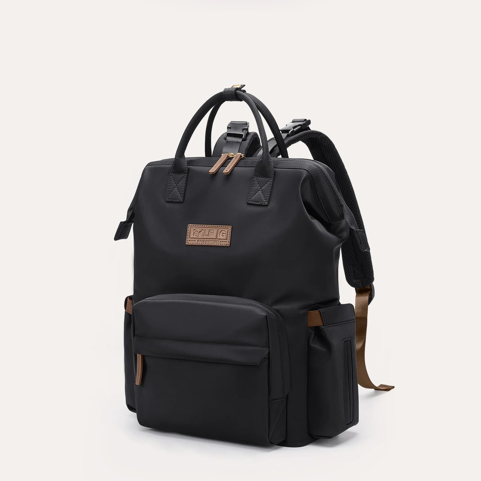 Vue de face du sac à langer Milo avec poches extérieures zippées
