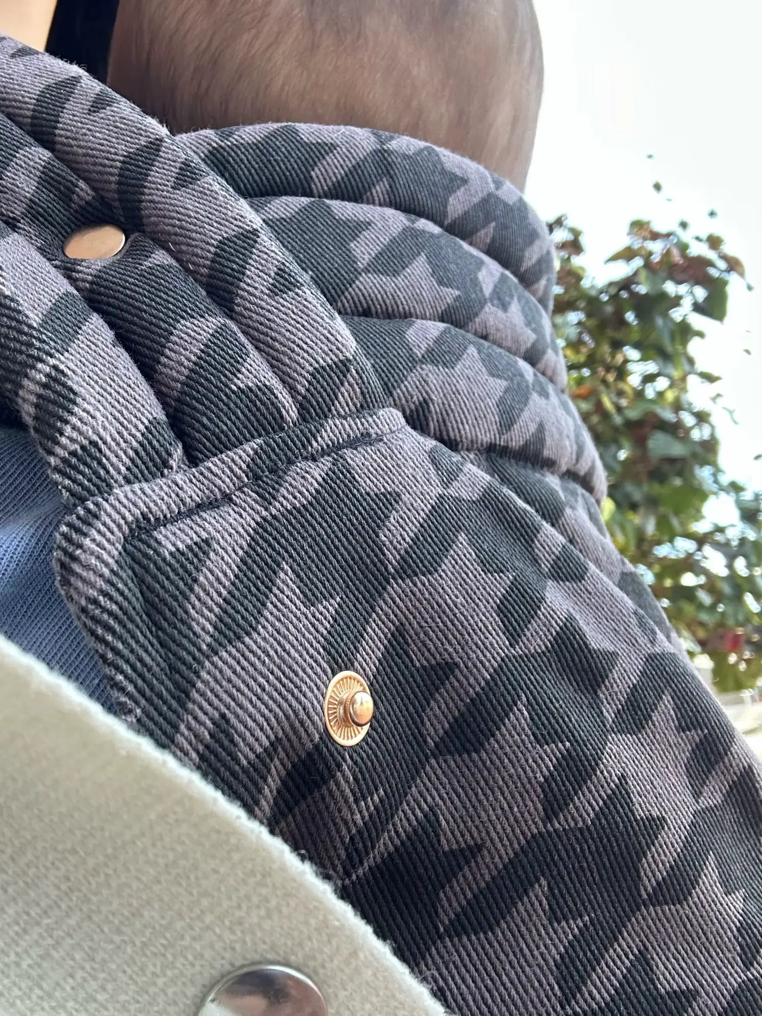 Porte-bébé ergonomique HarmoBaby face au porteur