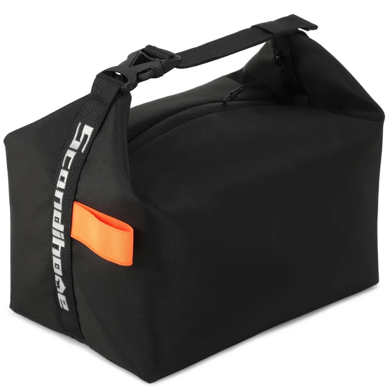 Lunch bag NomadBox en polyester haute qualité, grand format compact avec sangle ajustable, idéal pour transporter repas complets et snacks, facile à nettoyer et à ranger rapidement.