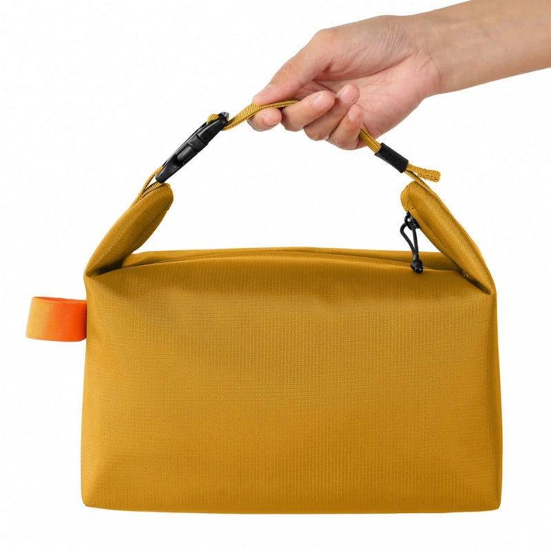 Sac déjeuner pratique avec sangle ajustable et grande capacité.