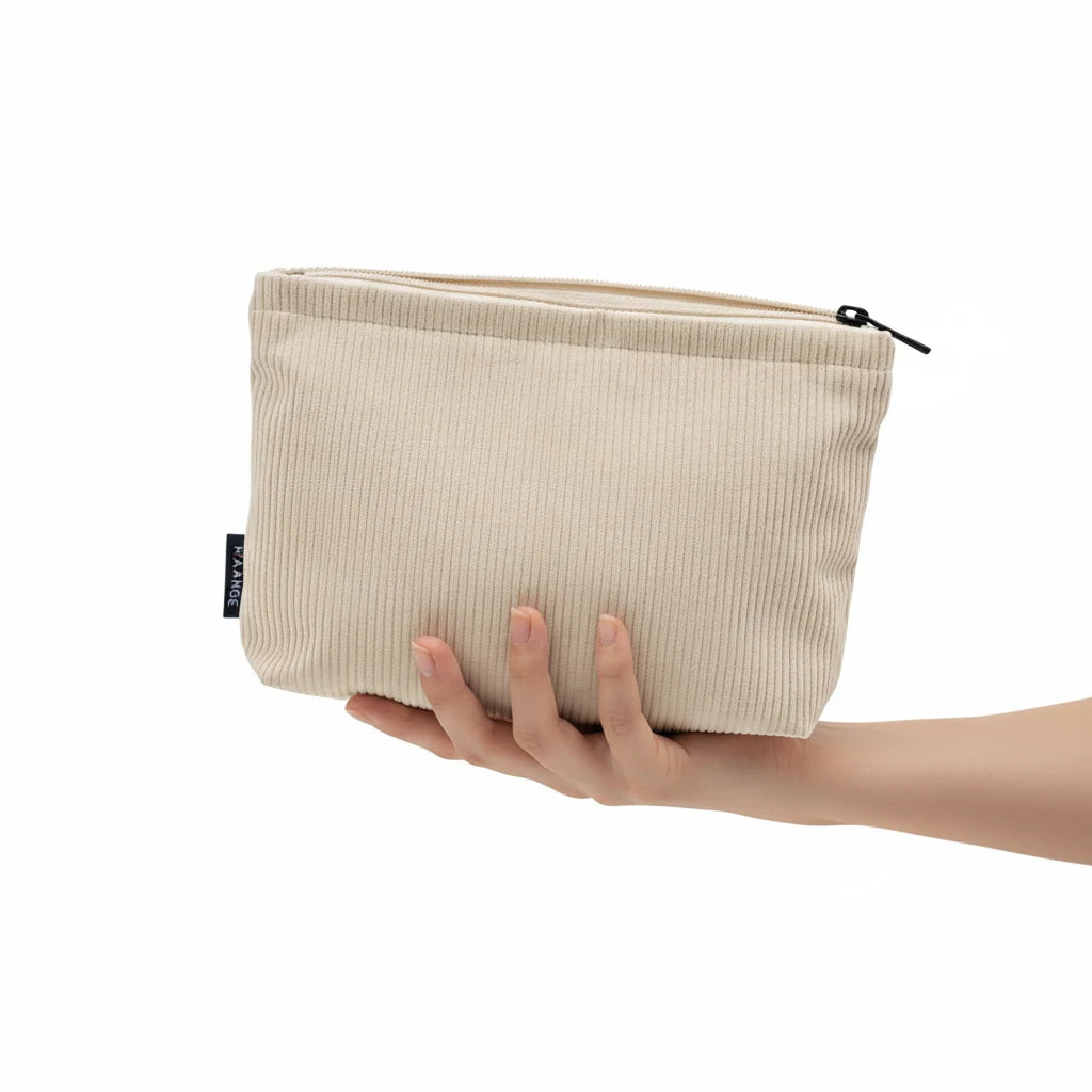 Pochette Goodie Bag en velours côtelé beige, rangement élégant pour sac à main