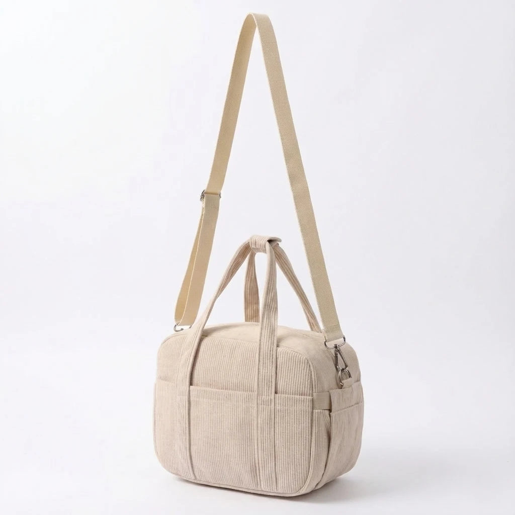 Ensemble Lunch Bag Lovely Day et gobelet NomadVibe en situation pour un set bien être idéal au travail ou en déplacement