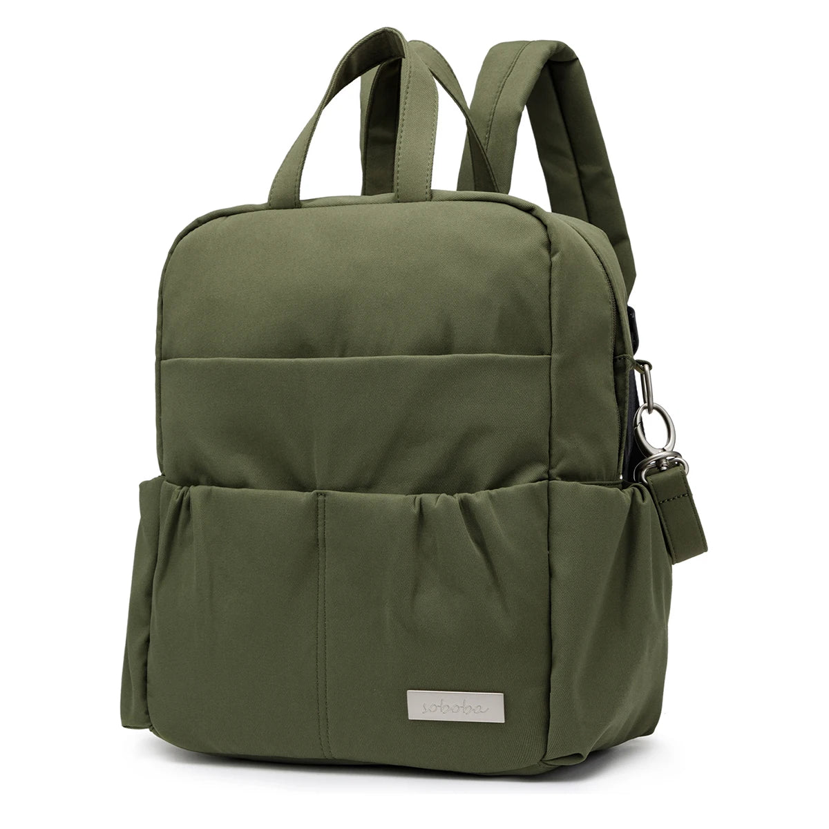 Sac à langer CarryGo accroché à une poussette moderne
