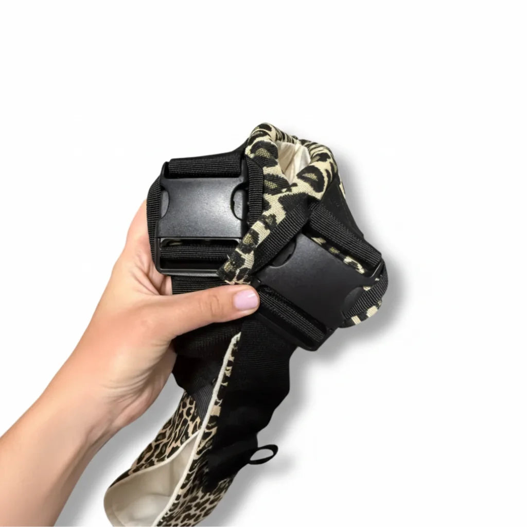 Écharpe de portage latérale compacte et stylée, accessoire indispensable pour garder les mains libres avec bébé