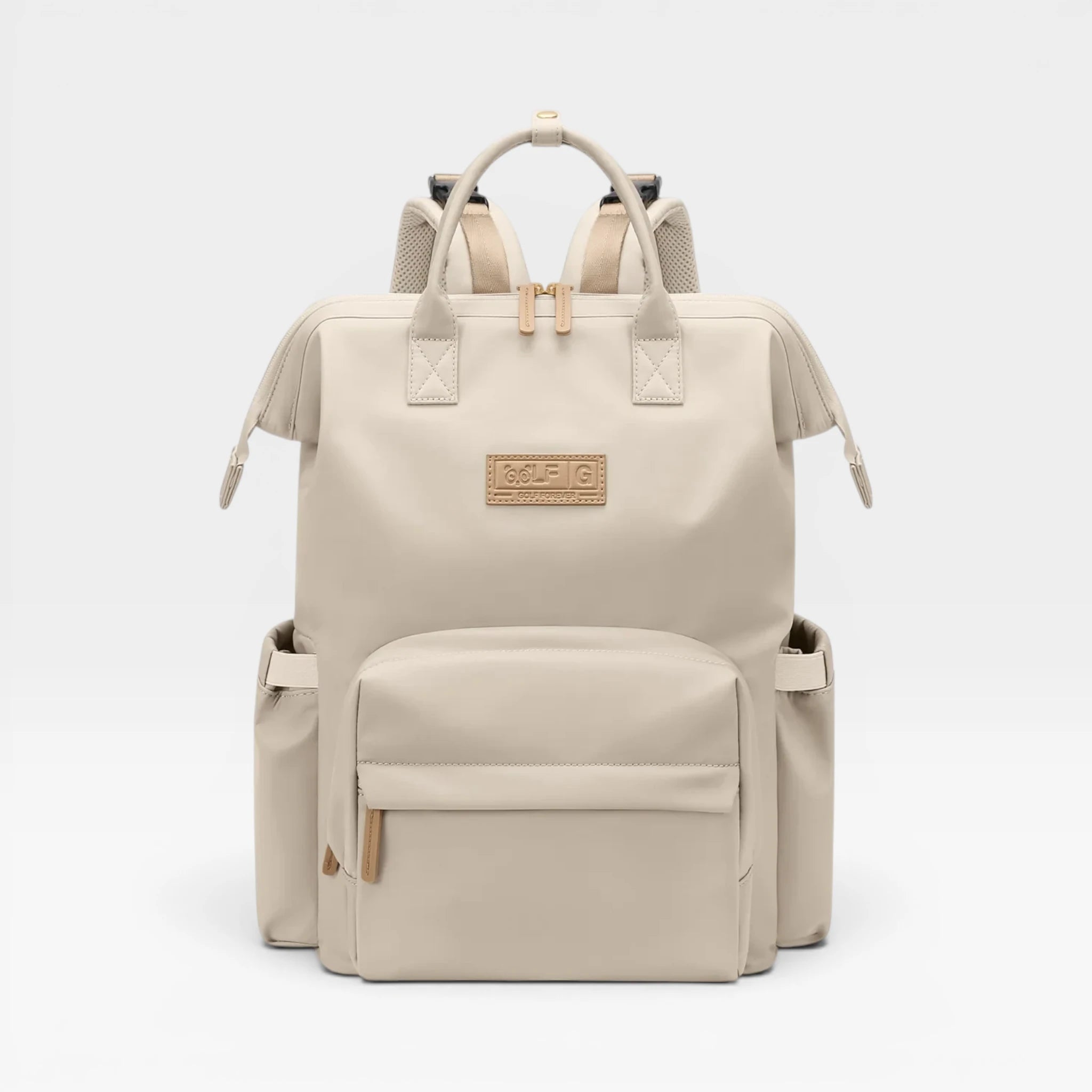 Sac à langer Nyla beige présenté de face avec son design minimaliste et ses finitions premium en textile Oxford.